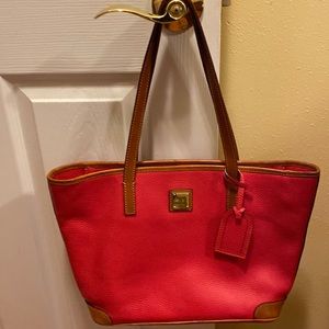 Dooney & Bourke medium shopper tote.